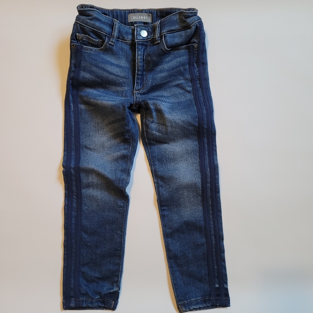 bundle of girl's size 5 bottoms